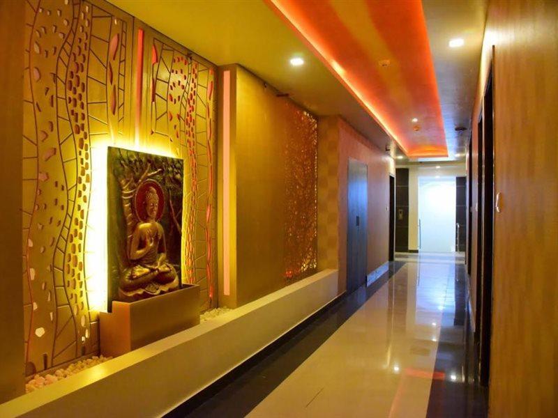 Hotel Sumith Palace Пондичери Екстериор снимка