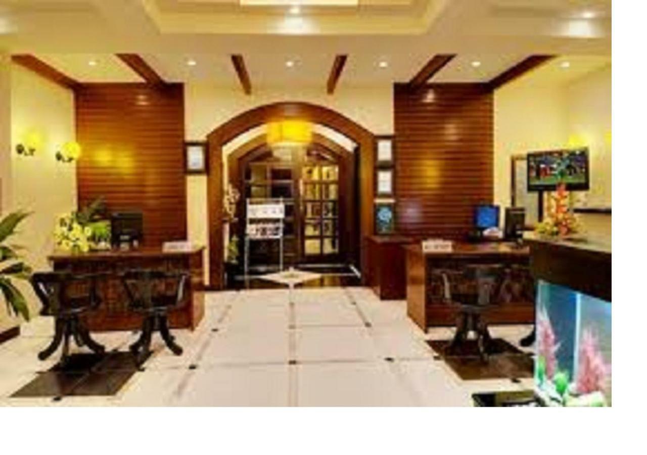 Hotel Sumith Palace Пондичери Екстериор снимка